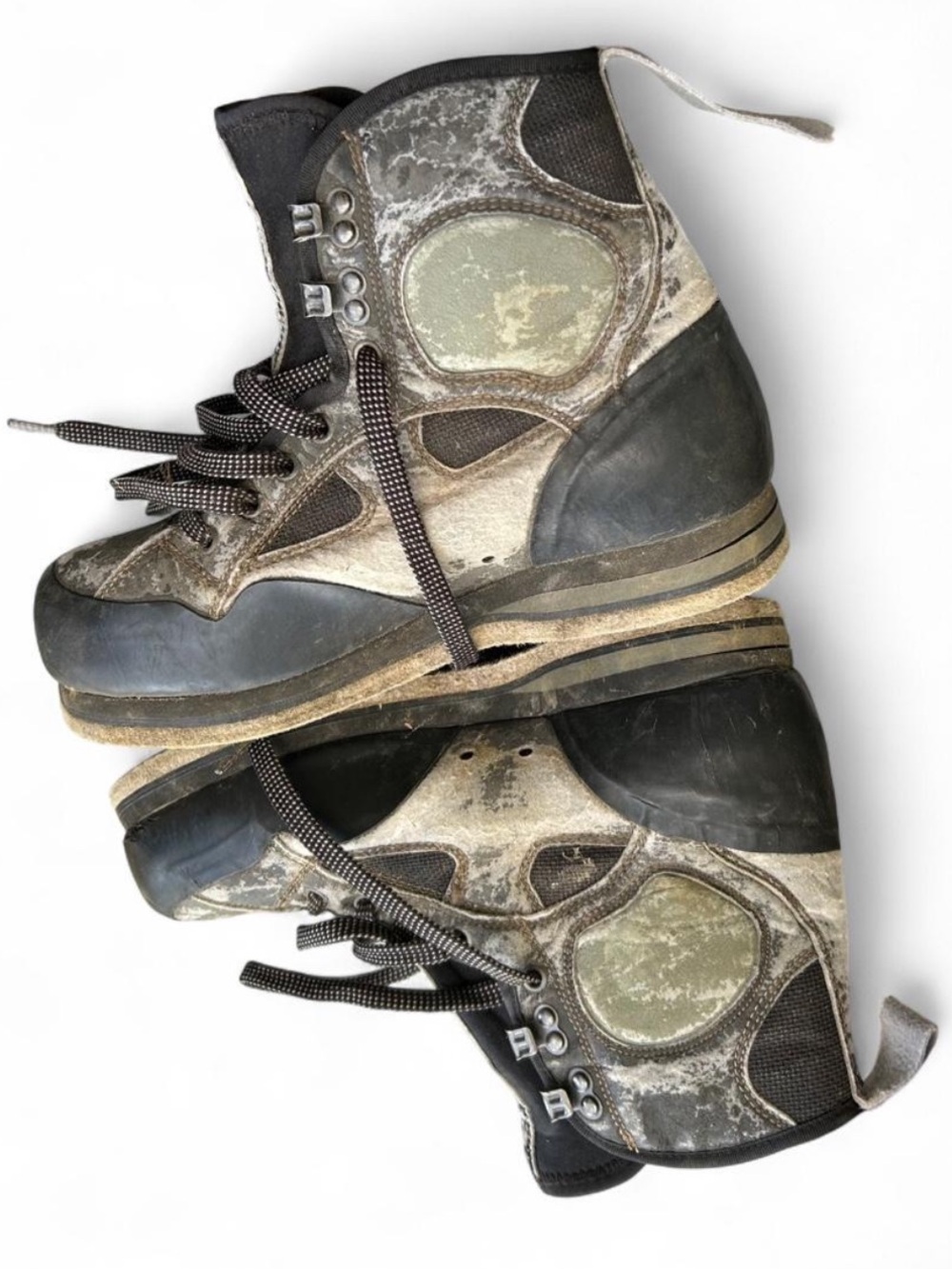 Patagonia Green and Black Camouflage Style Wading Boots - Picture 8 of 10